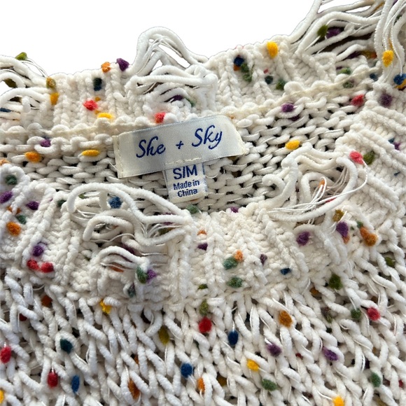 She + Sky Distressed Sweater Size S/M - Picture 3 of 3